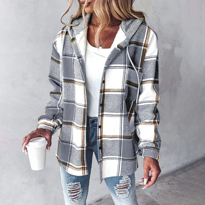 Vita | Stylische Karojacke mit Kapuze für ultimativen Komfort