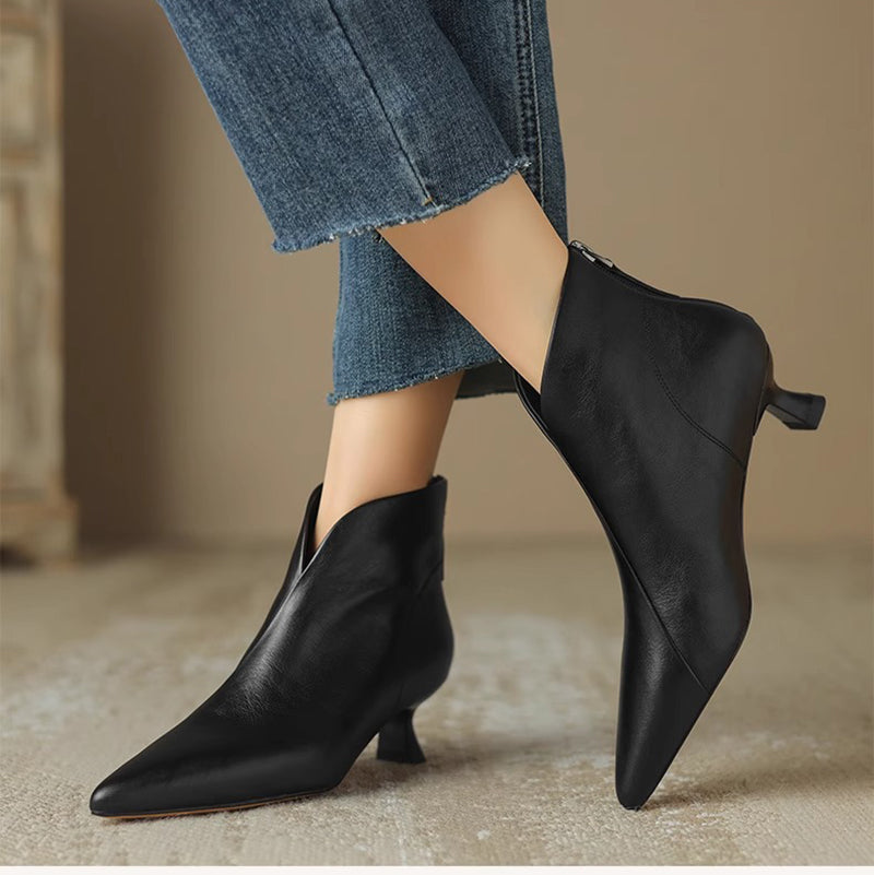 Nova | Elegante Leder-Stiefeletten mit V-Ausschnitt