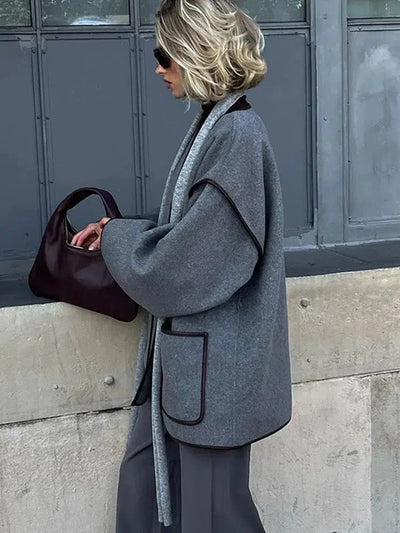 Ysolde | Eleganter Cape-Mantel mit Bindegürtel